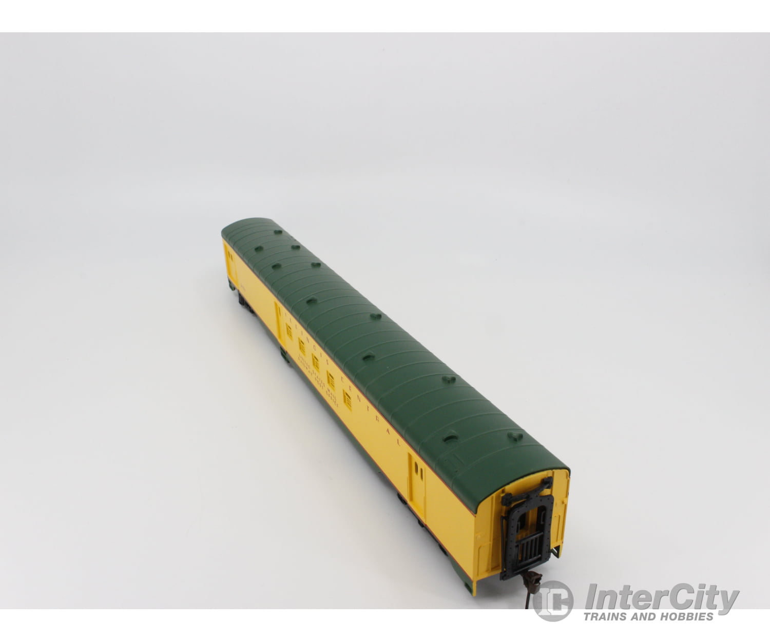 International Hobby Corp. 48335 Ho Rpo Smooth Side P.s. Passenger Car Illinois Central (Ic) 2101