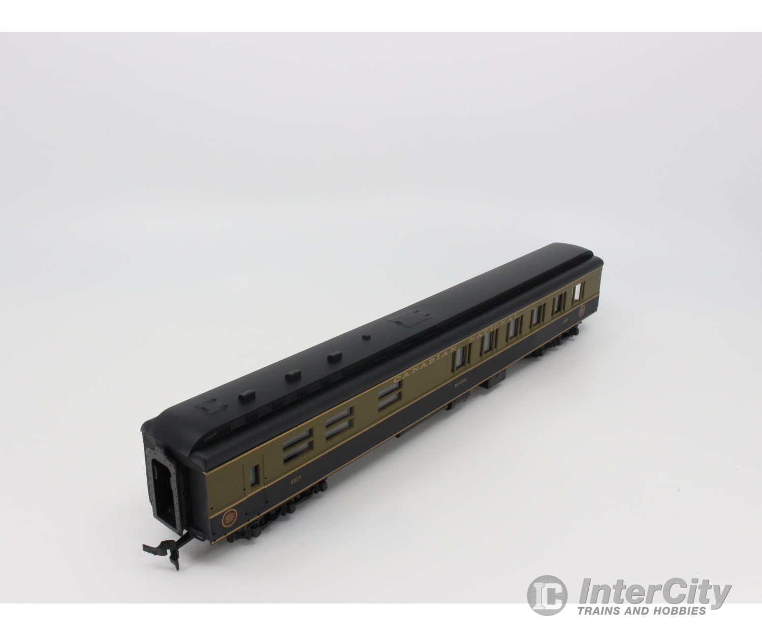 International Hobby Corp. 49103 Ho Diner Heavyweight Passenger Car Canadian National (Cn) 1327 Cars