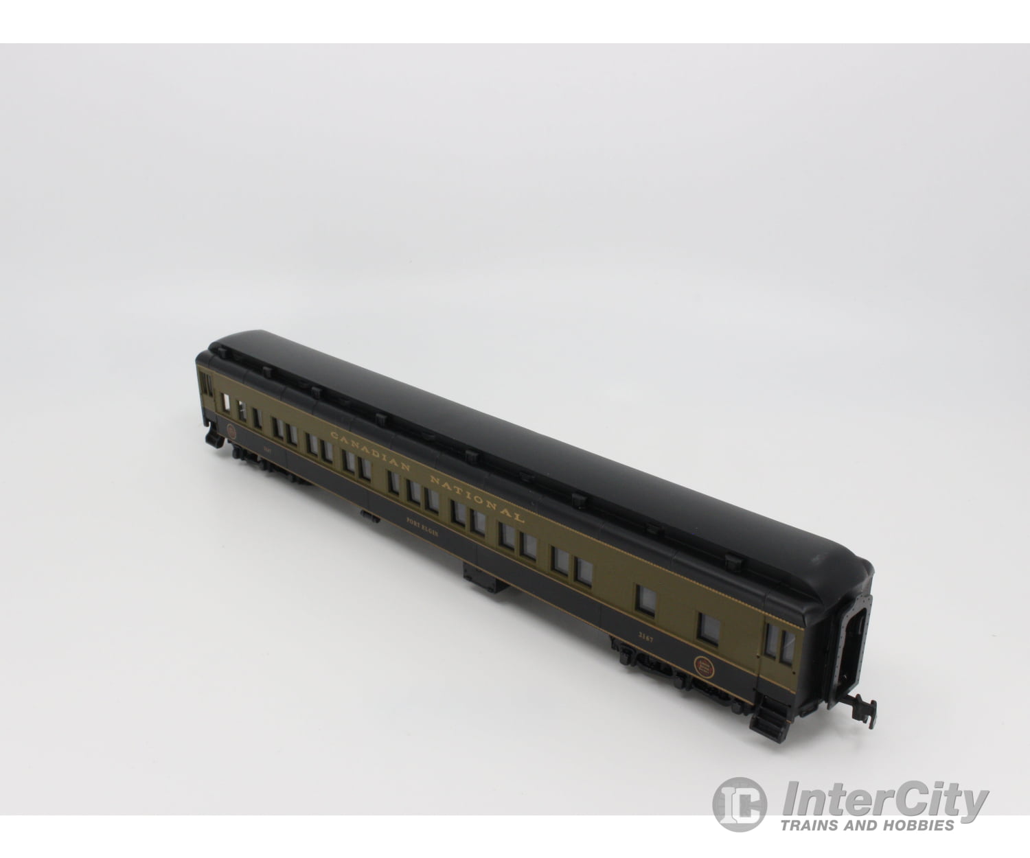 International Hobby Corp. 49106 Ho 8-1-2 Sleeper Heavyweight Passenger Car Canadian National (Cn)