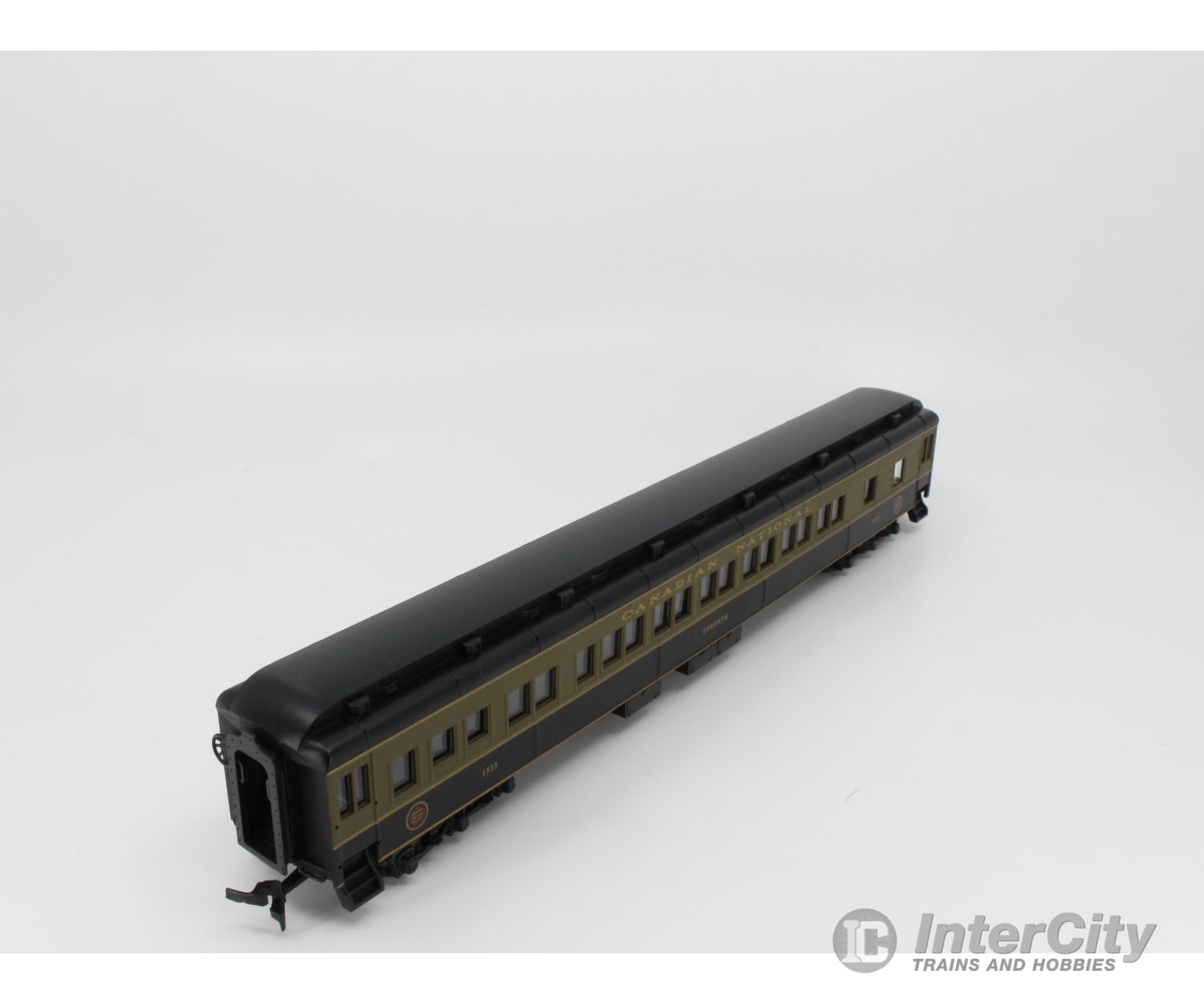 International Hobby Corp. 49107 Ho Sleeper 12-1 Heavyweight Passenger Car Canadian National (Cn)