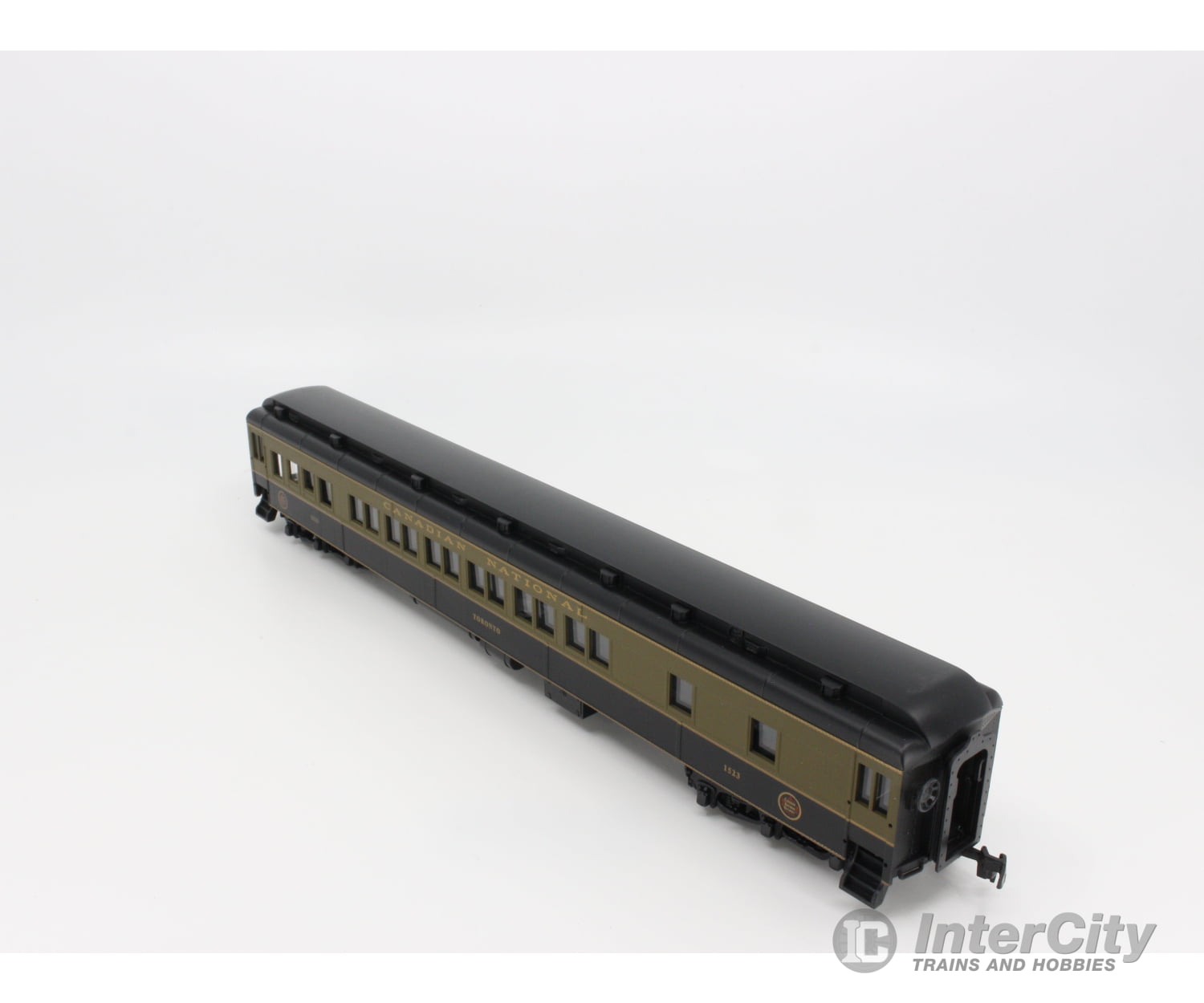 International Hobby Corp. 49107 Ho Sleeper 12-1 Heavyweight Passenger Car Canadian National (Cn)