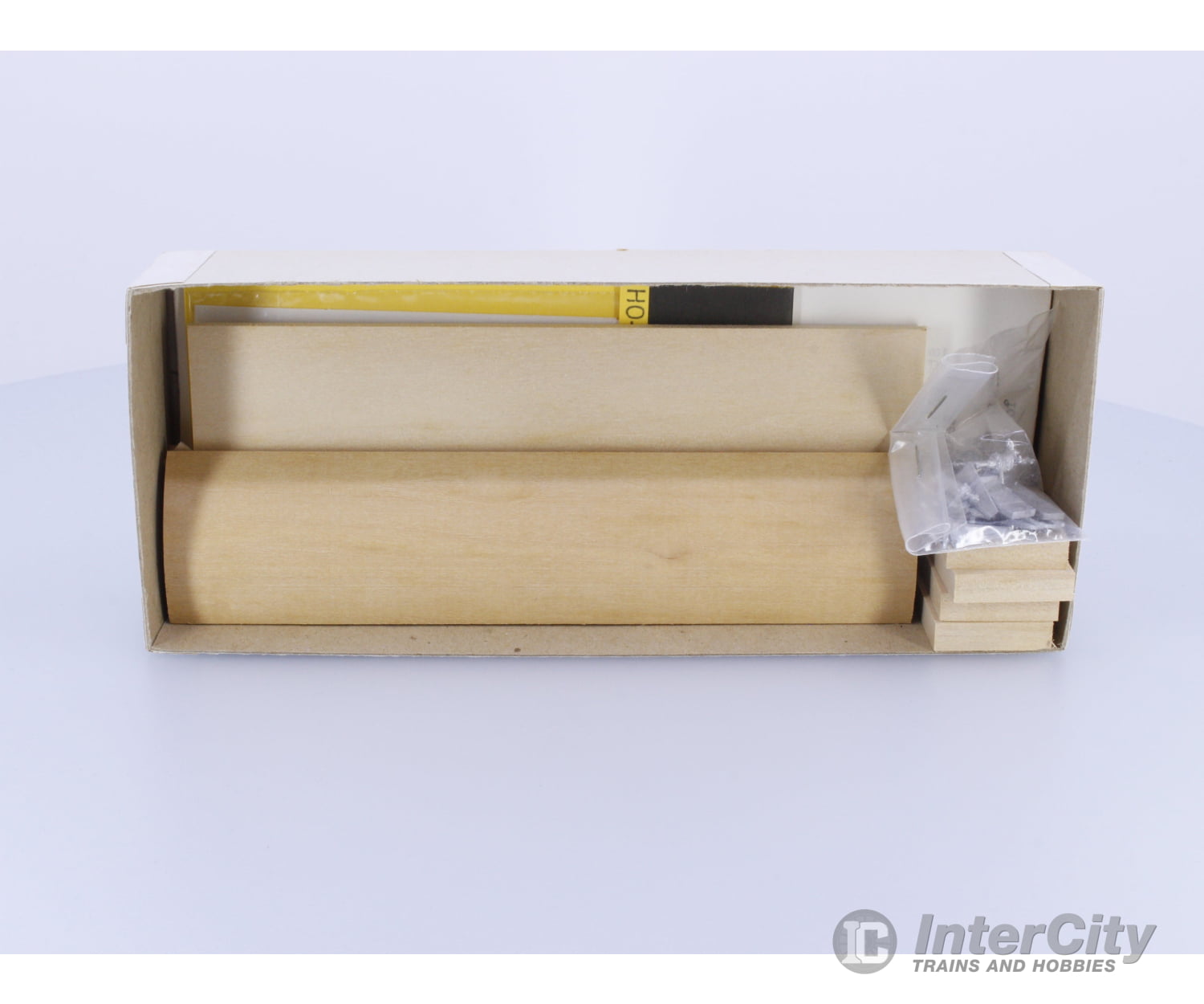 Juneco K-23 HO 45’ Express Reefer Kit Canadian National (CN) Freight Cars
