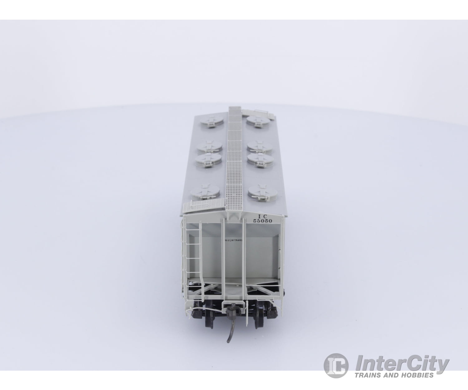 Kadee 8015 HO PS-2 2 Bay 2003 CU FT Covered Hopper Illinois Central (IC) 55050 Freight Cars
