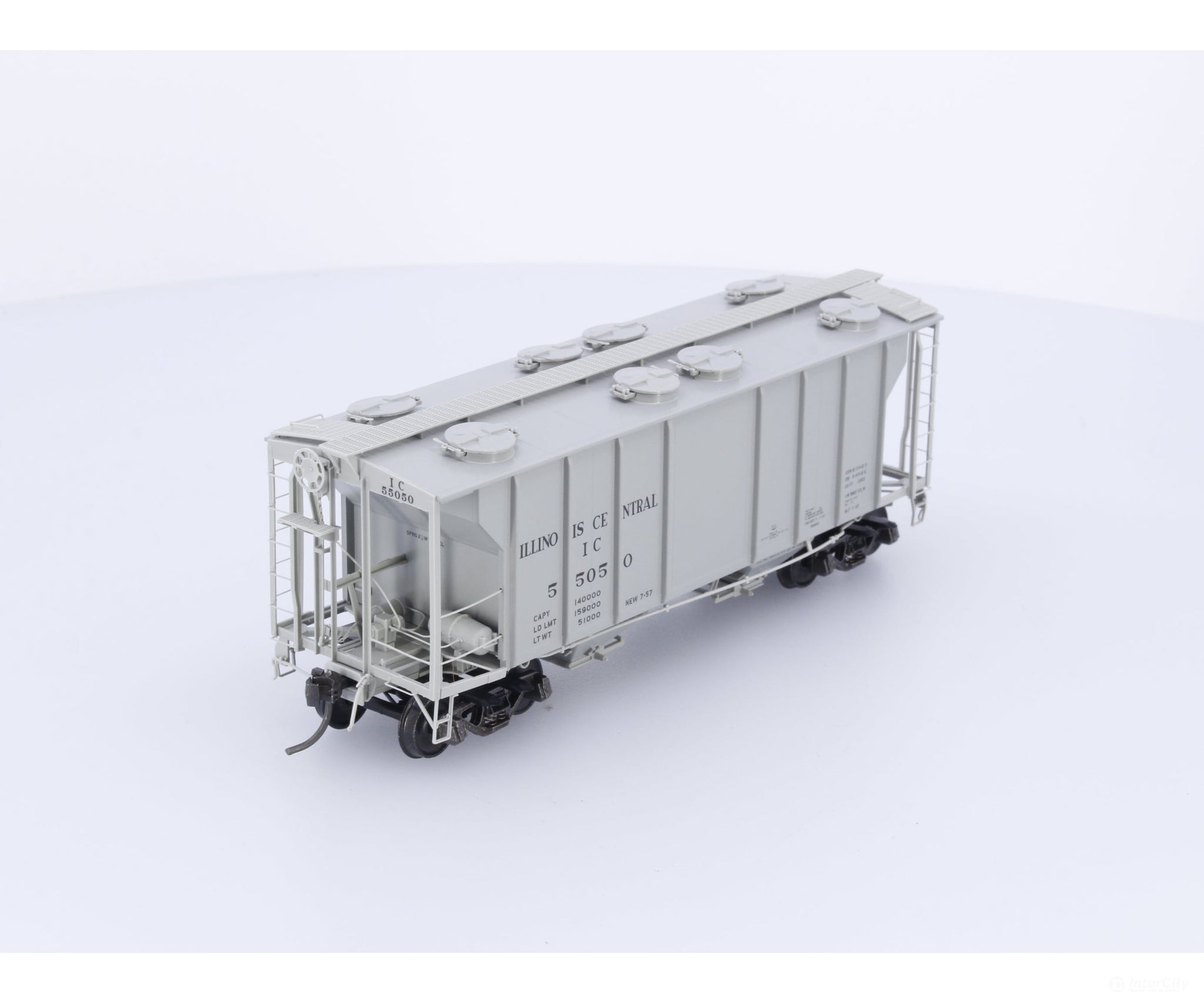 Kadee 8015 HO PS-2 2 Bay 2003 CU FT Covered Hopper Illinois Central (IC) 55050 Freight Cars