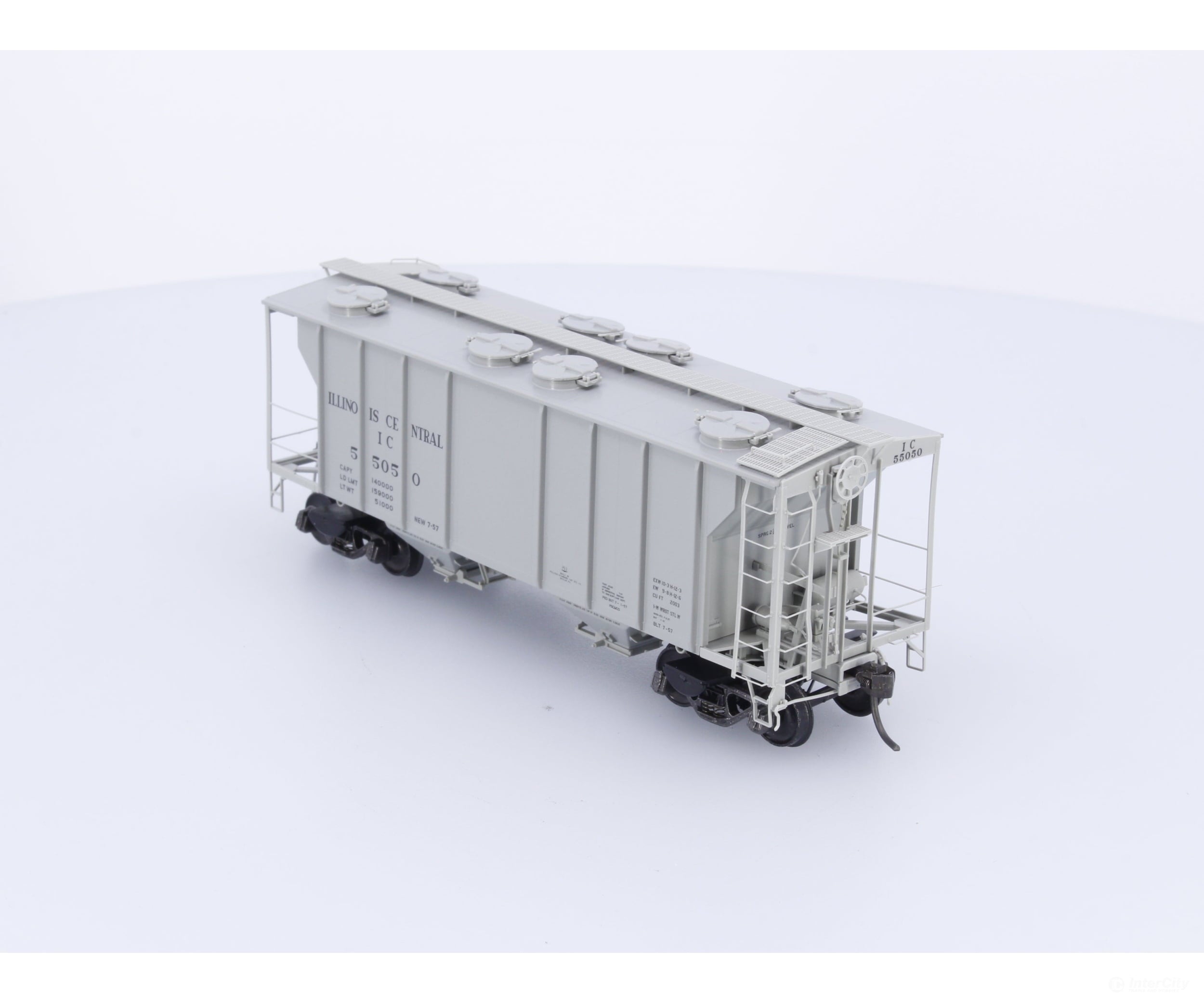 Kadee 8015 HO PS-2 2 Bay 2003 CU FT Covered Hopper Illinois Central (IC) 55050 Freight Cars