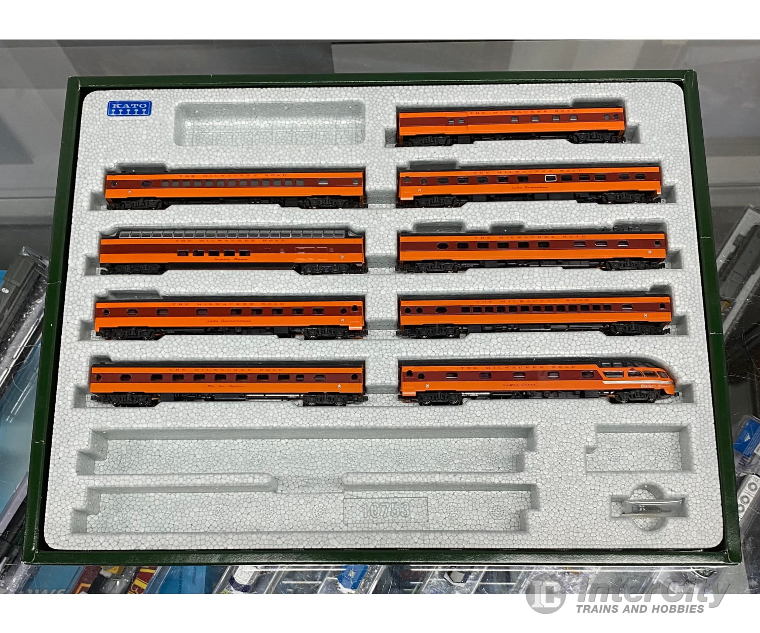 Kato 106-082 N Milwaukee Road Olympian Hiawatha 9 Car Set Milwaukee Road (MILW) Passenger Cars