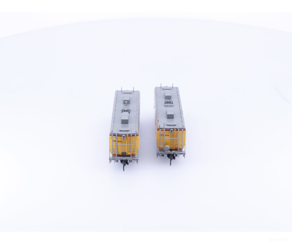 Kato 106-085 N Water Tender 2 Car Set Union Pacific (UP) 809,814 - Freight Cars