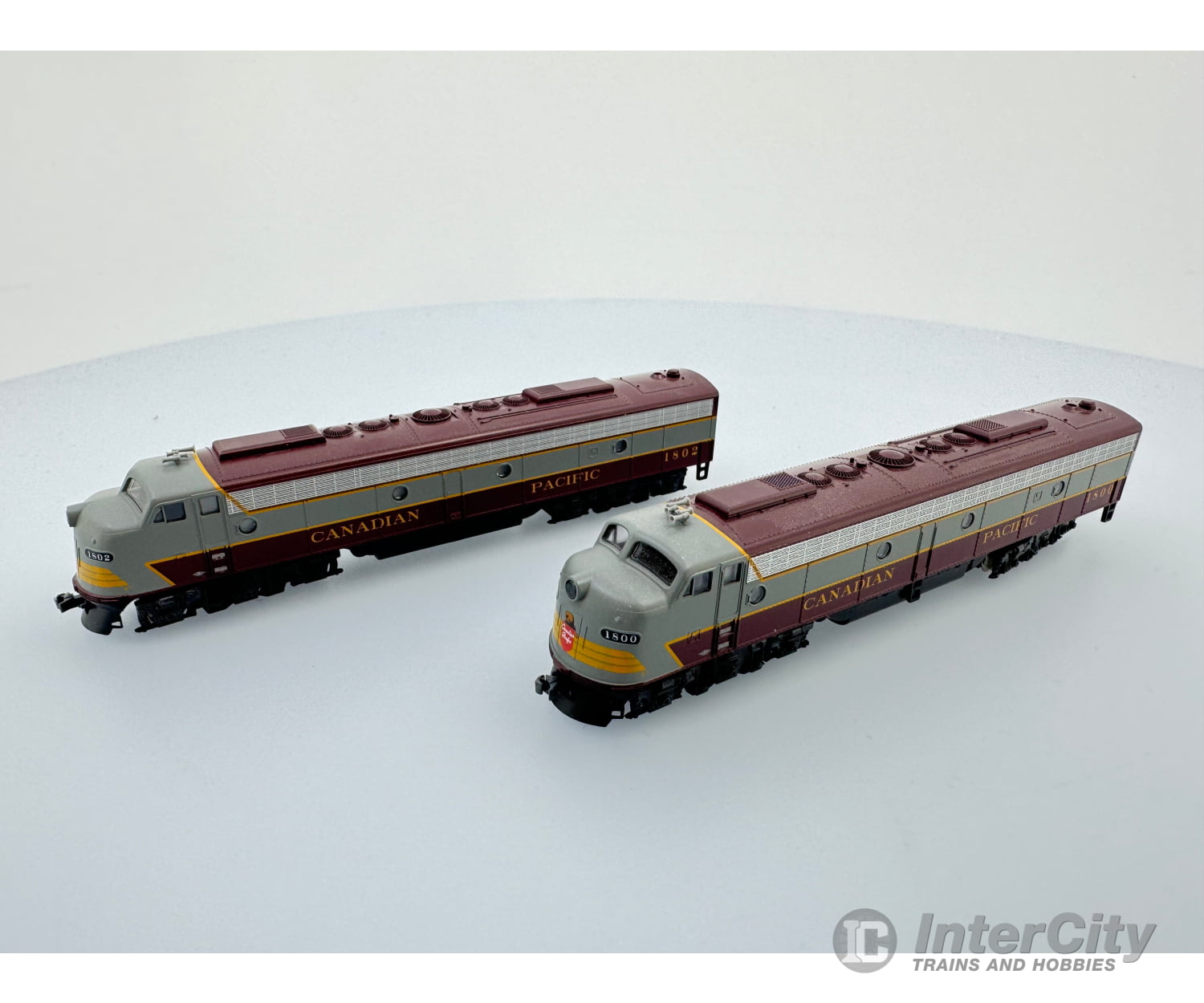 Kato 106-2201 N Cpr E8 2 Pack #1800 And #1802 Canadian Pacific (Cp) Analog Dc Locomotives