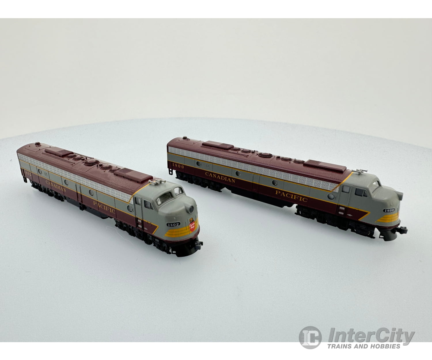 Kato 106-2201 N Cpr E8 2 Pack #1800 And #1802 Canadian Pacific (Cp) Analog Dc Locomotives