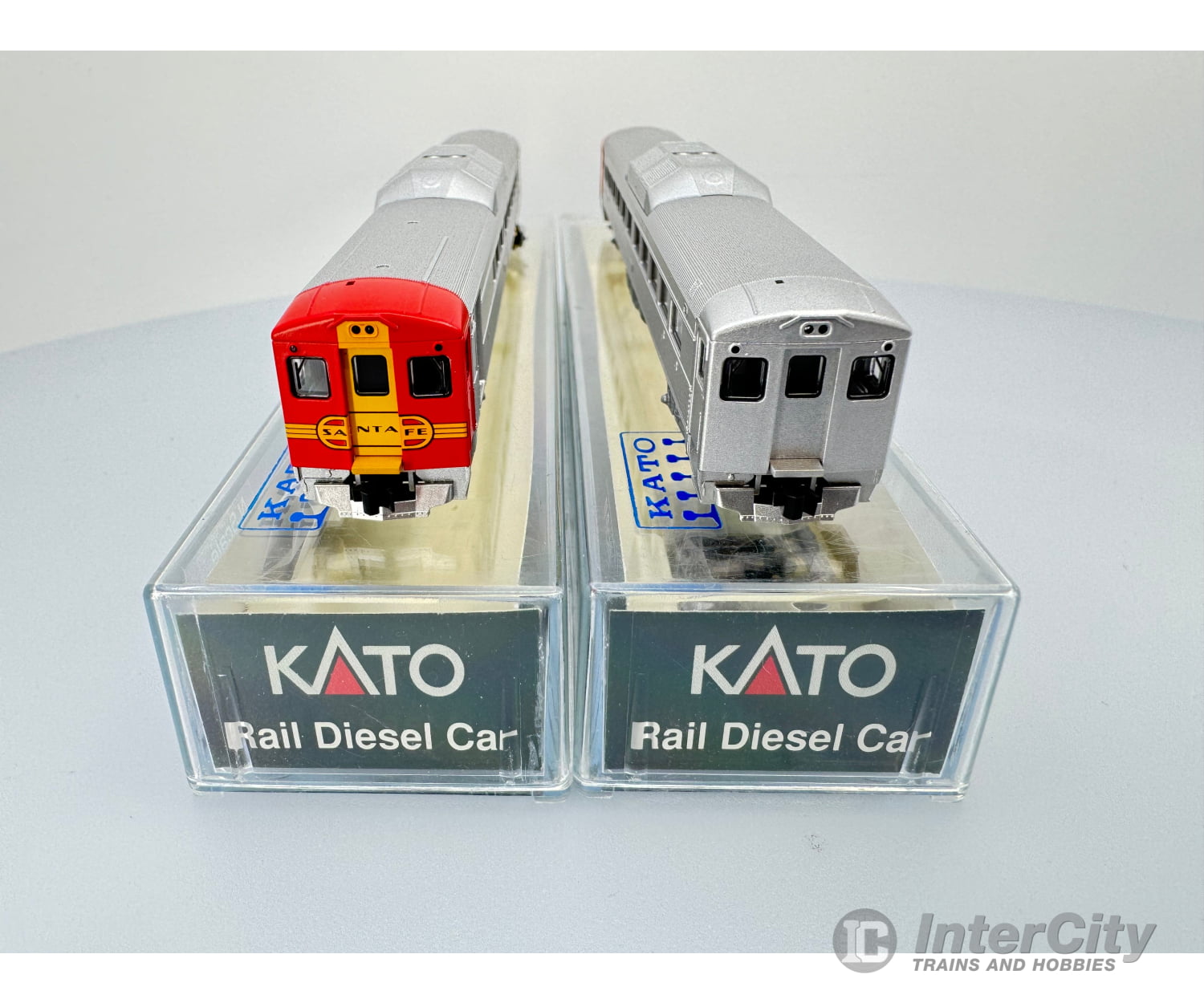 Kato 1063009 N Rail Diesel Car Slsanta Fe (Sf) Dc191/192 Analog Dc Locomotives