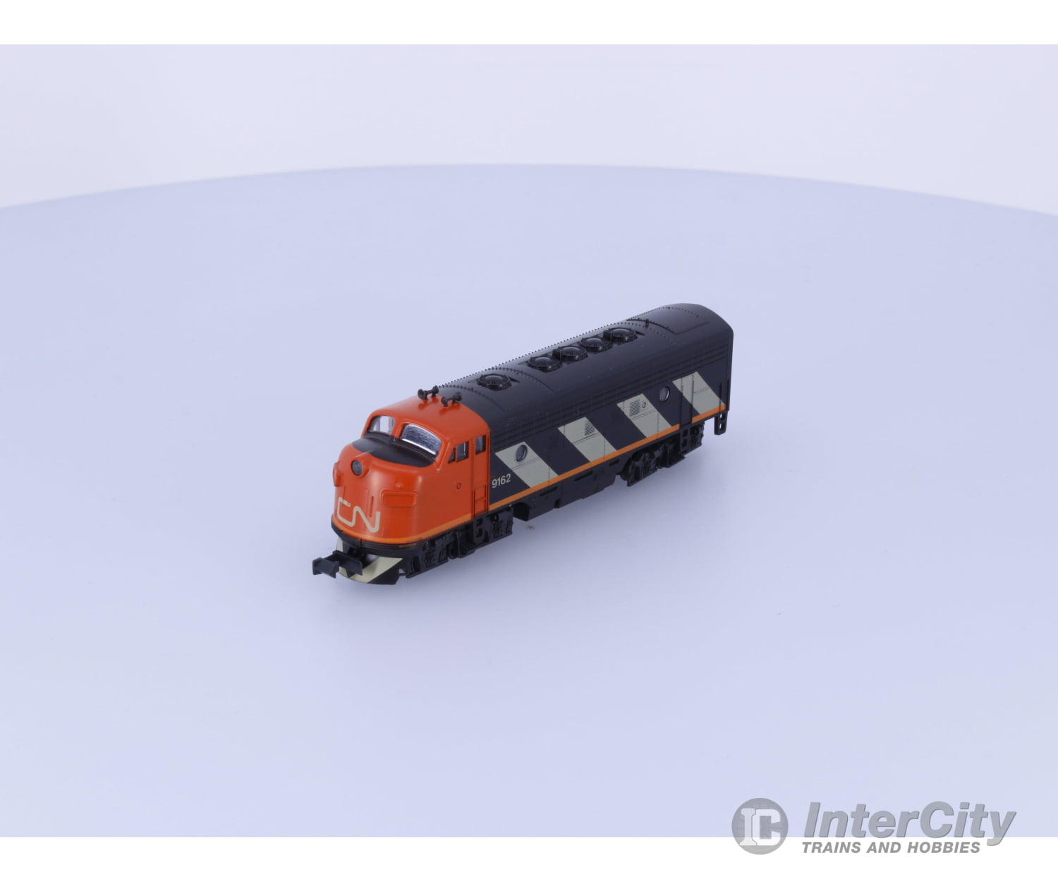 Kato 176-091 N F7A Canadian National (CN) 9162 Analog DC Locomotives