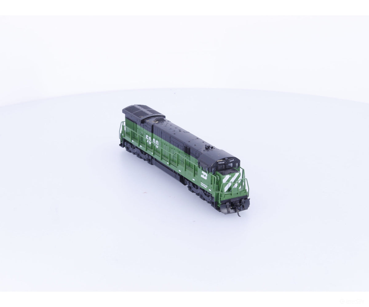Kato 176-0947 N C30-7 Diesel Locomotive Burlington Northern (BN) 5000 Analog DC - Locomotives