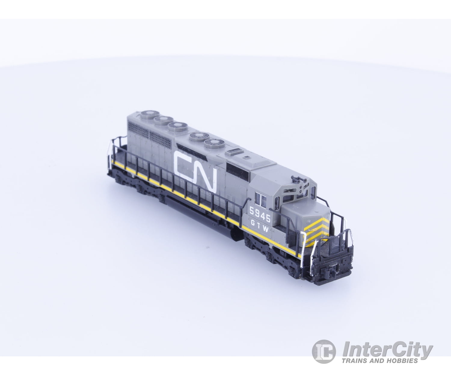 Kato 176-2000 N SD40 Diesel Locomotive Canadian National (CN) 5945 Analog DC Locomotives