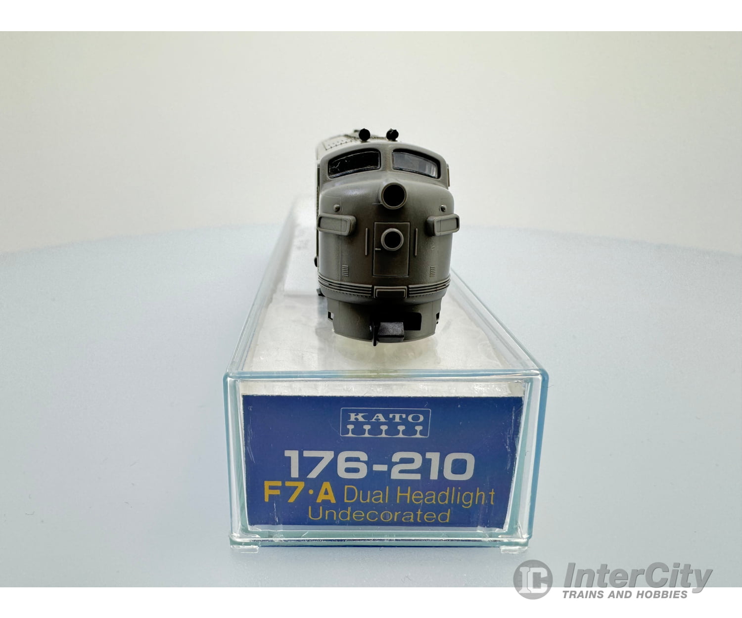 Kato 176-210 N F7A Dual Headlight Undecorated Analog Dc (A) Locomotives