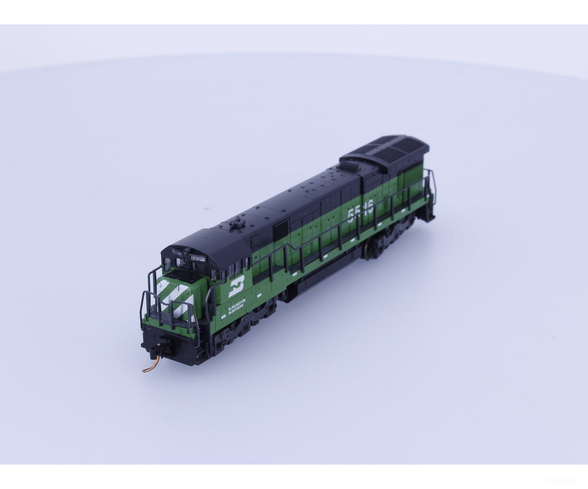 Kato 176-303 N C30-7 Diesel Locomotive Burlington Northern (BN) 5516 Analog DC Locomotives