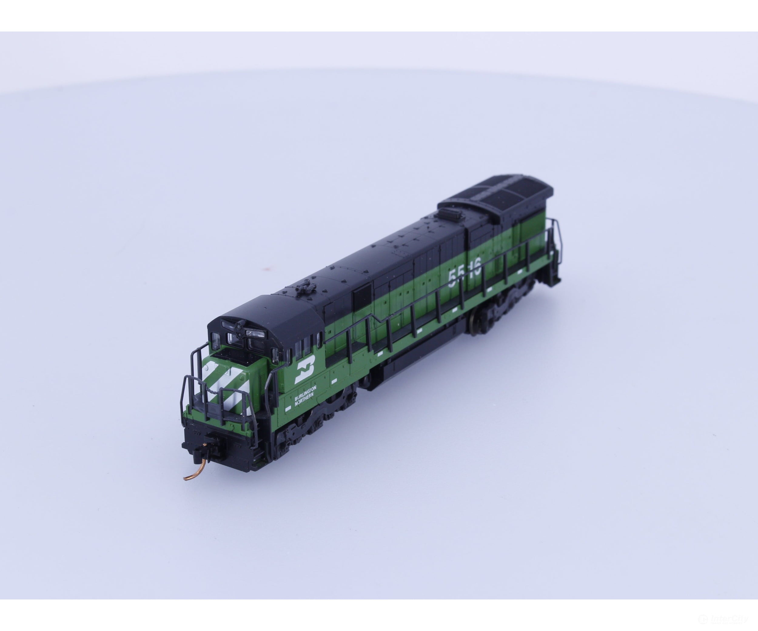 Kato 176-303 N C30-7 Diesel Locomotive Burlington Northern (BN) 5516 Analog DC Locomotives