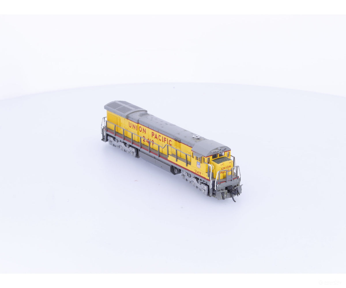 Kato 176-30C N C30-7 Diesel Locomotive Union Pacific (UP) 2419 Analog DC - Locomotives