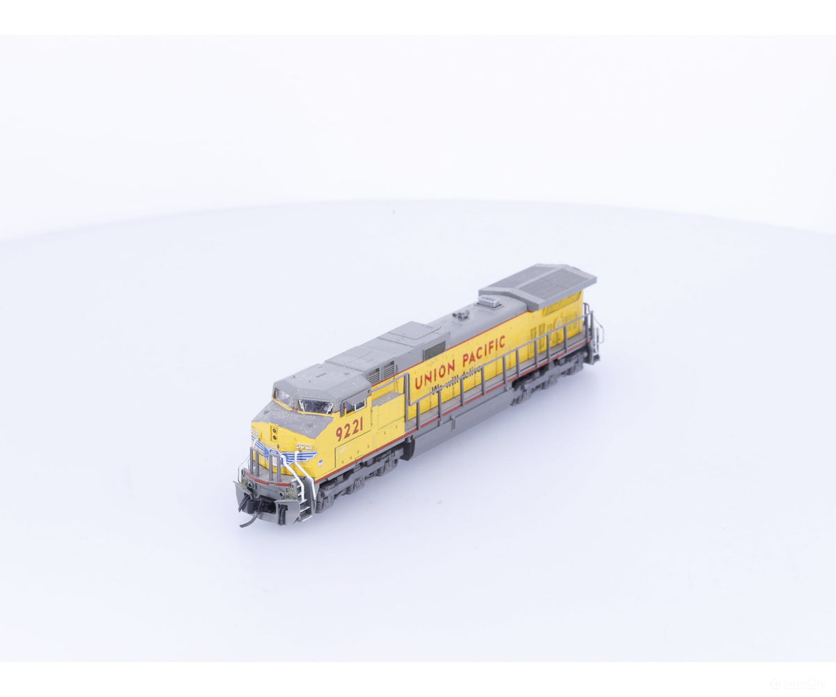 Kato 176-3306 N C44-9W Diesel Locomotive Union Pacific (UP) 9221 Analog DC - Locomotives
