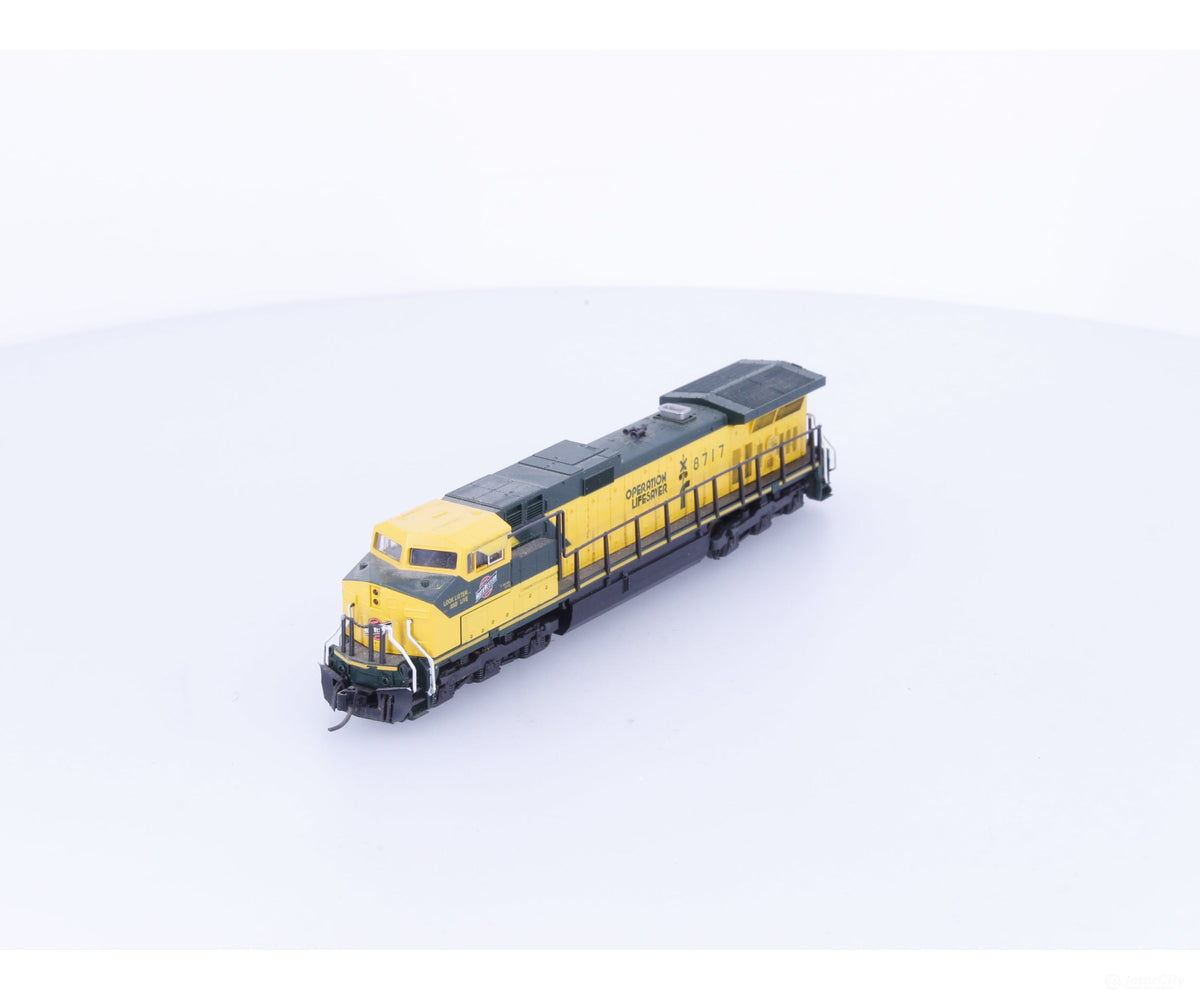 Kato 176-3308 N C44-9W Diesel Locomotive Operation Lifesaver Chicago and North Western (CNW) 8717 Analog DC