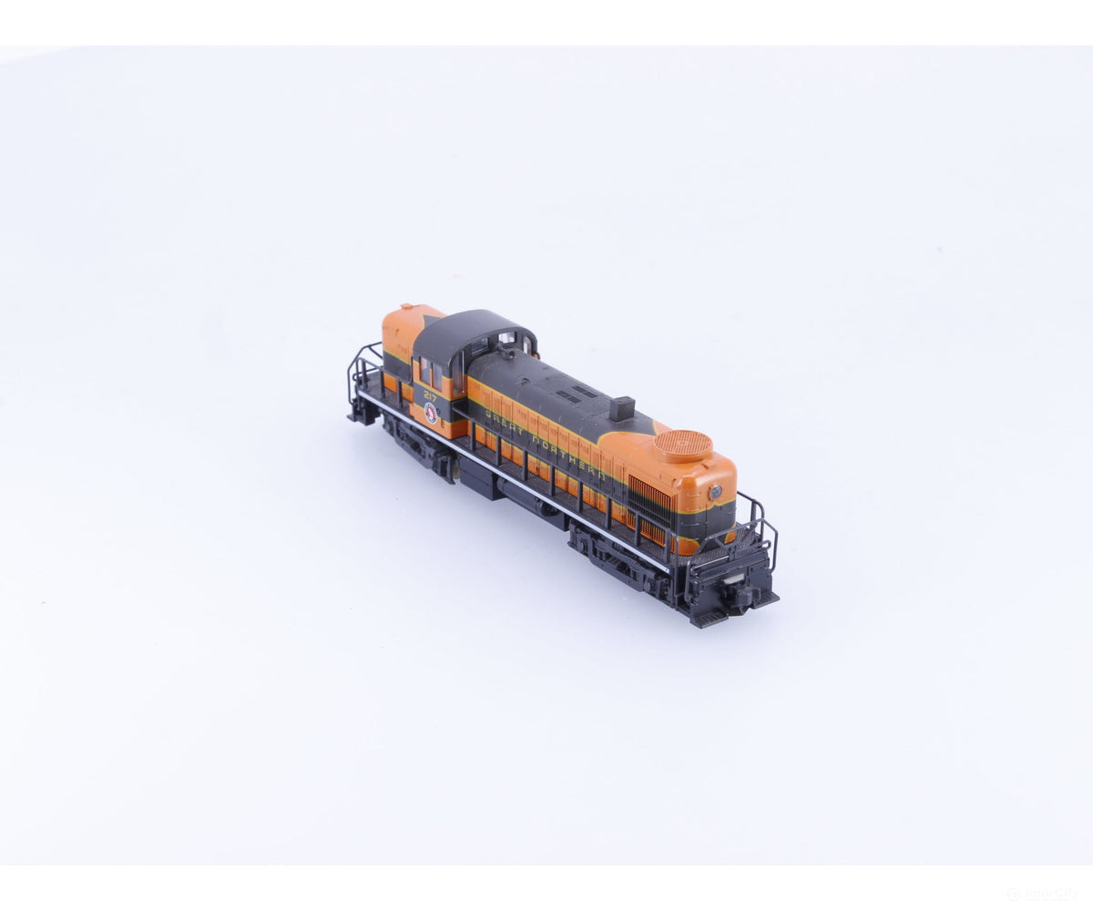 Kato 176-4604 N RS-2 Diesel Locomotive Great Northern (GN) 217 Analog DC - Locomotives