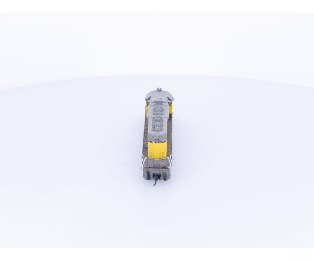 Kato 176-4812 N SD40-2 Early Diesel Locomotive Union Pacific (UP) 3220 Analog DC - Locomotives