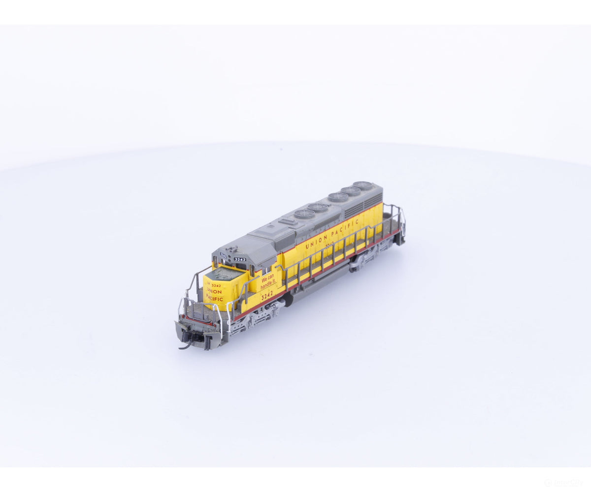 Kato 176-4813 N SD40-2 Early Diesel Locomotive Union Pacific (UP) 3242 Analog DC - Locomotives