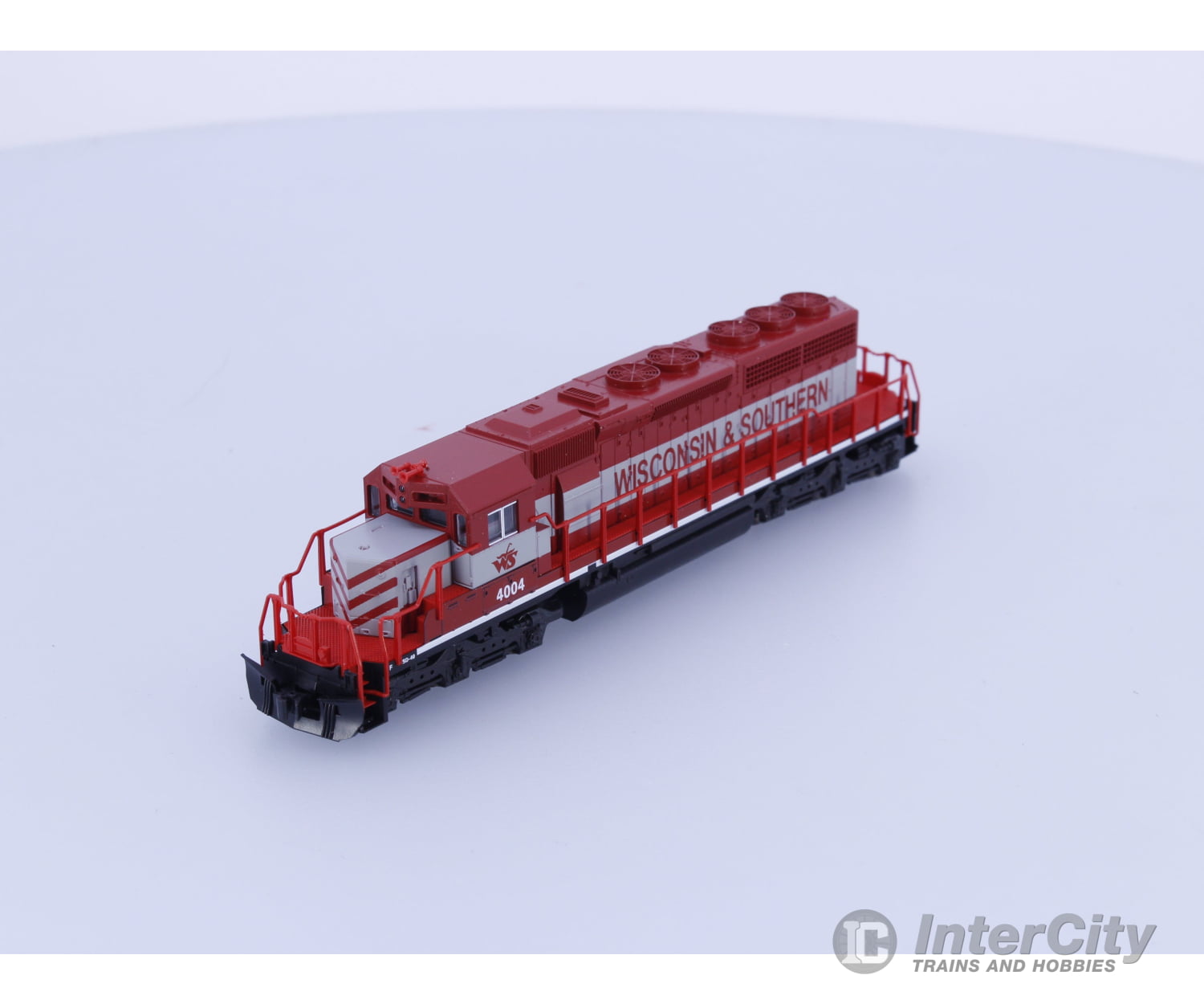 Kato 176-4814 N SD40-2 Early Diesel Locomotive Wisconsin and Southern (WSOR) 4004 Analog DC (#2) Locomotives