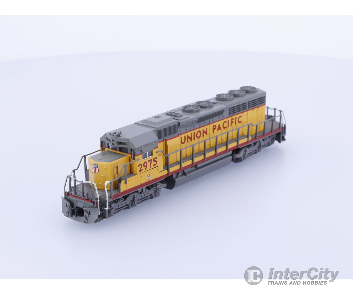 Kato 176-4820 N SD-40-2 Early with Dynamic Brakes Union Pacific (UP) 2975 Analog DC Locomotives