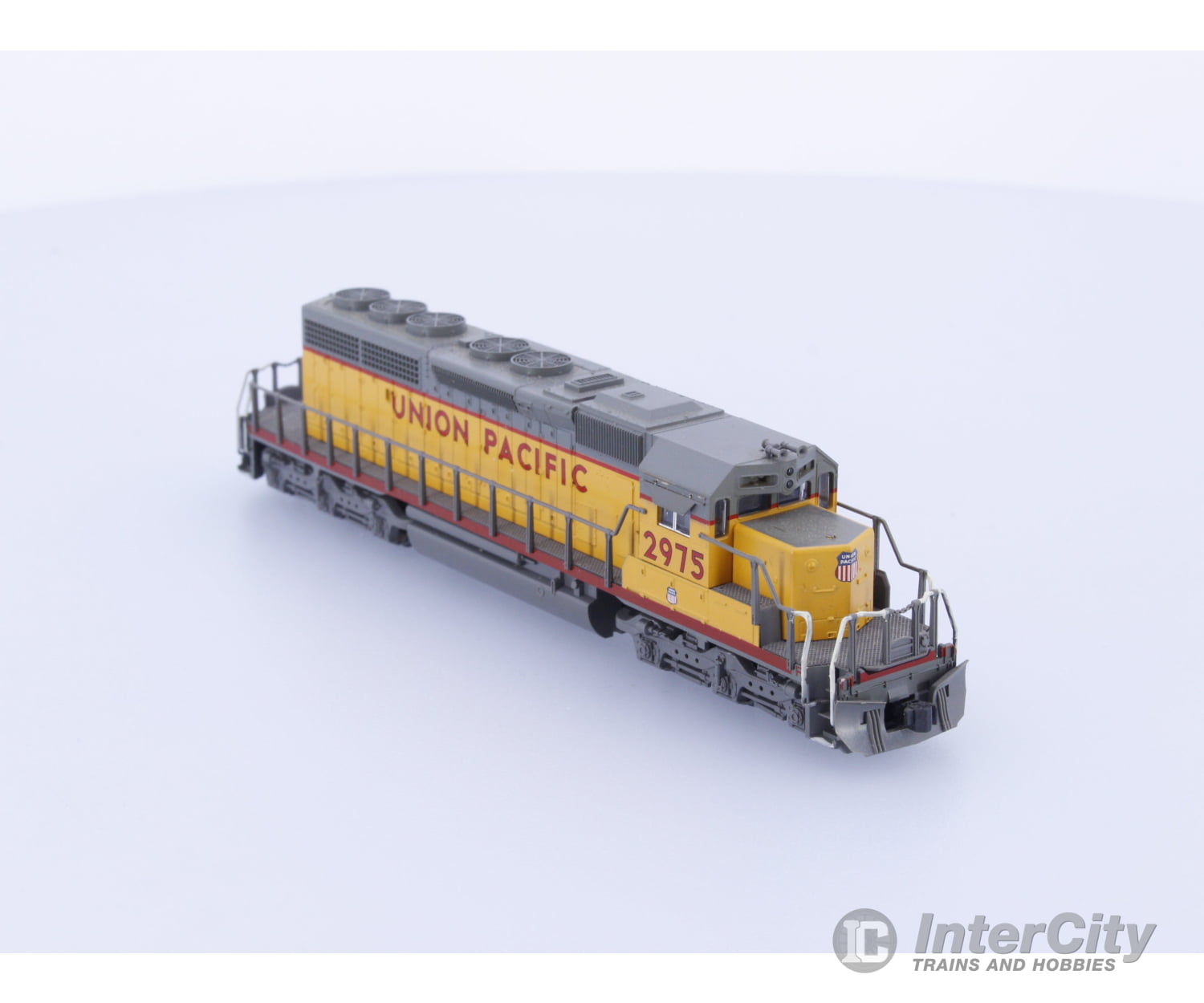 Kato 176-4820 N SD-40-2 Early with Dynamic Brakes Union Pacific (UP) 2975 Analog DC Locomotives