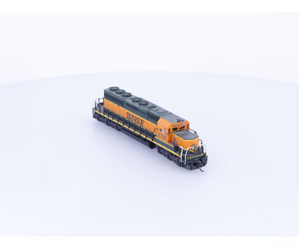 Kato 176-4901 N SD40-2 Snoot Diesel Locomotive Burlington Northern Santa Fe (BNSF) 6799 Analog DC - Locomotives