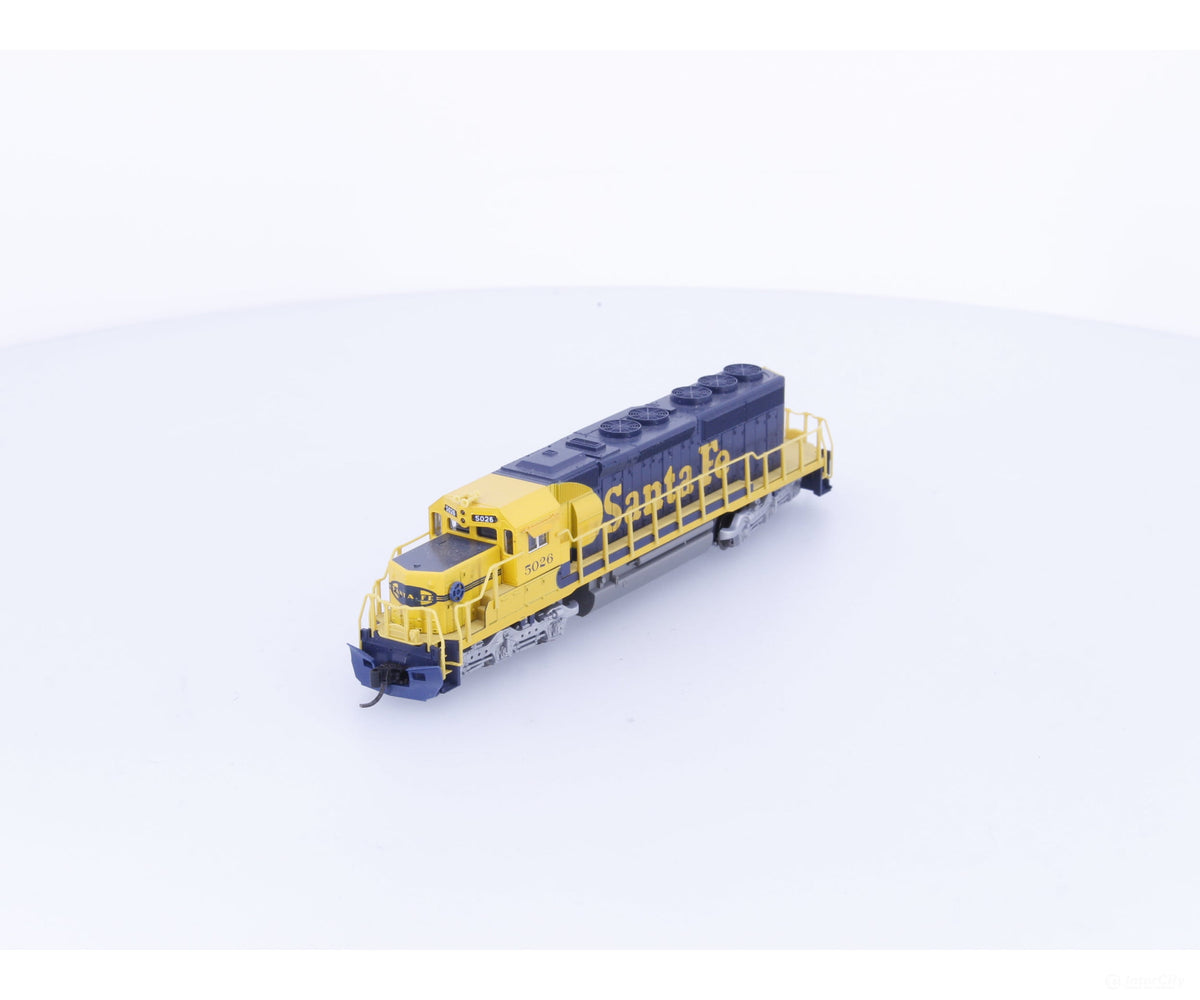 Kato 176-4907 N SD40-2 Snoot Diesel Locomotive Santa Fe (SF) 5026 Analog DC - Locomotives