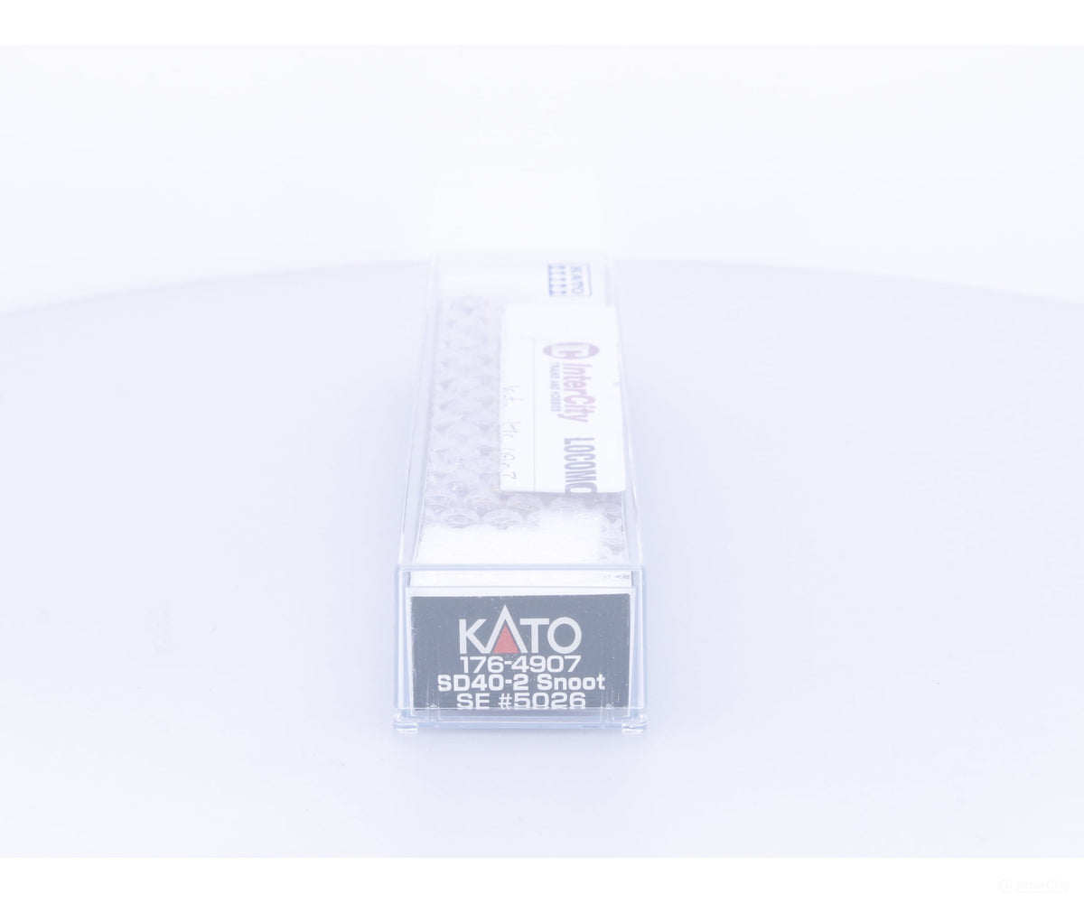 Kato 176-4907 N SD40-2 Snoot Diesel Locomotive Santa Fe (SF) 5026 Analog DC - Locomotives
