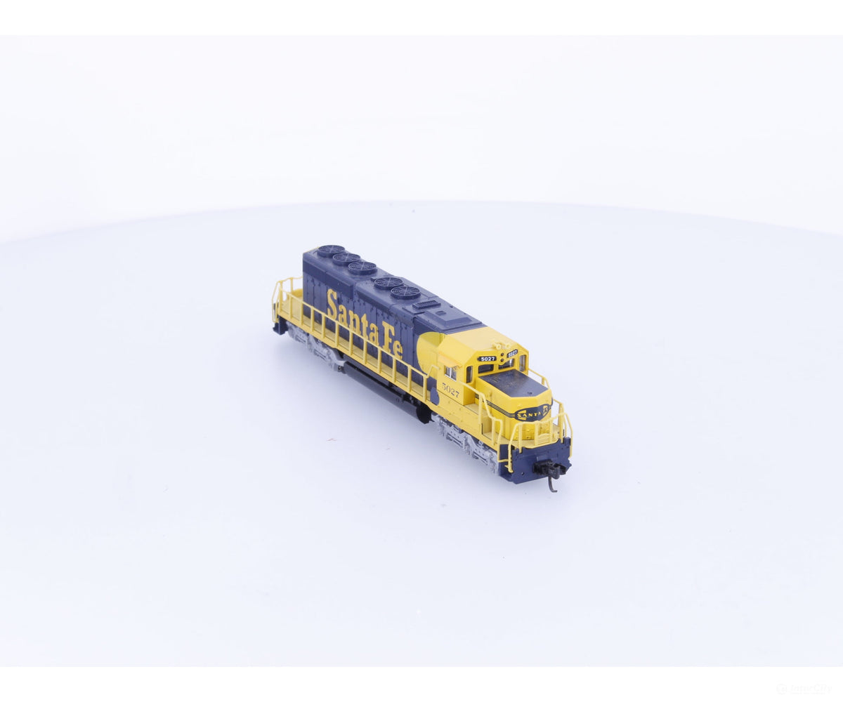 Kato 176-4908 N SD40-2 Snoot Diesel Locomotive Santa Fe (SF) 5027 Analog DC - Locomotives
