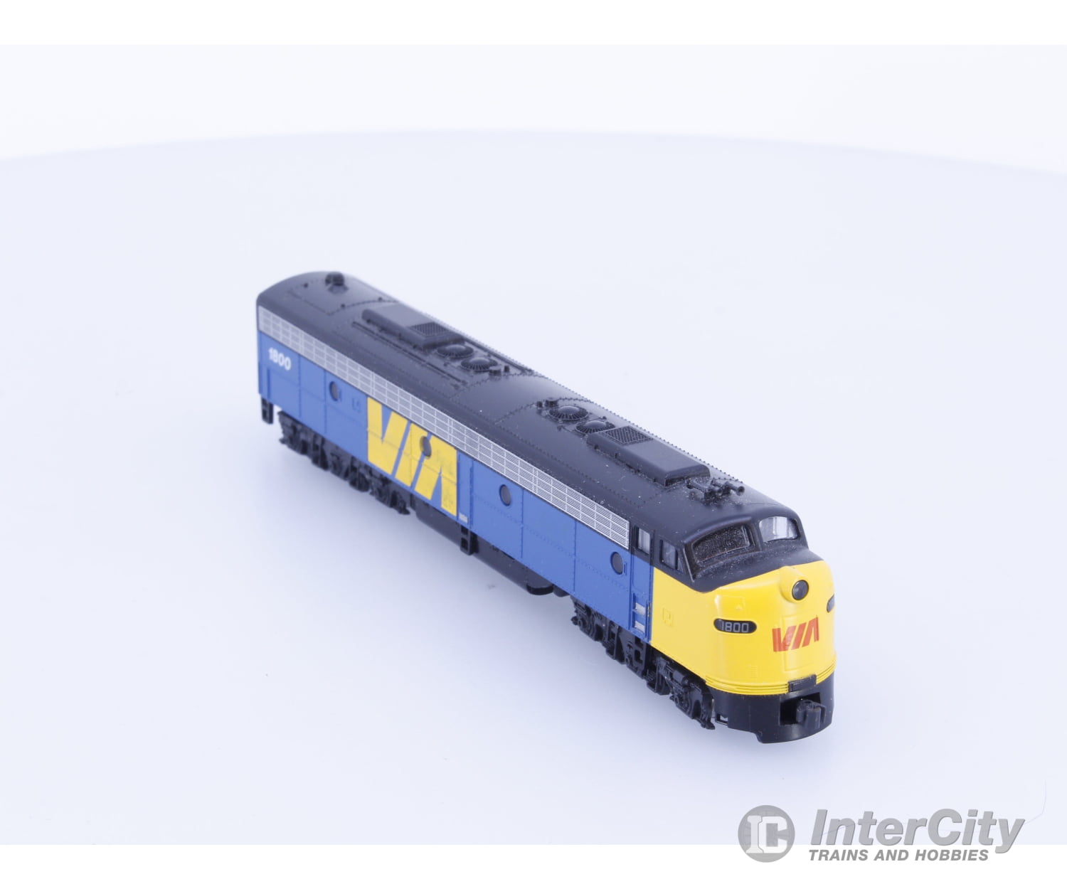 Kato 176-5344 N E8A Diesel Locomotive Via Rail (VIA) 1800 Analog DC Locomotives