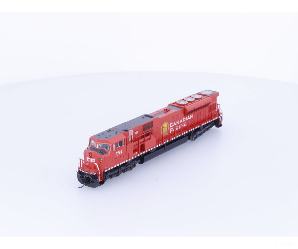 Kato 176-5603 N SD90/43 MAC Diesel Locomotive Canadian Pacific (CP) 9122 Analog DC - Locomotives