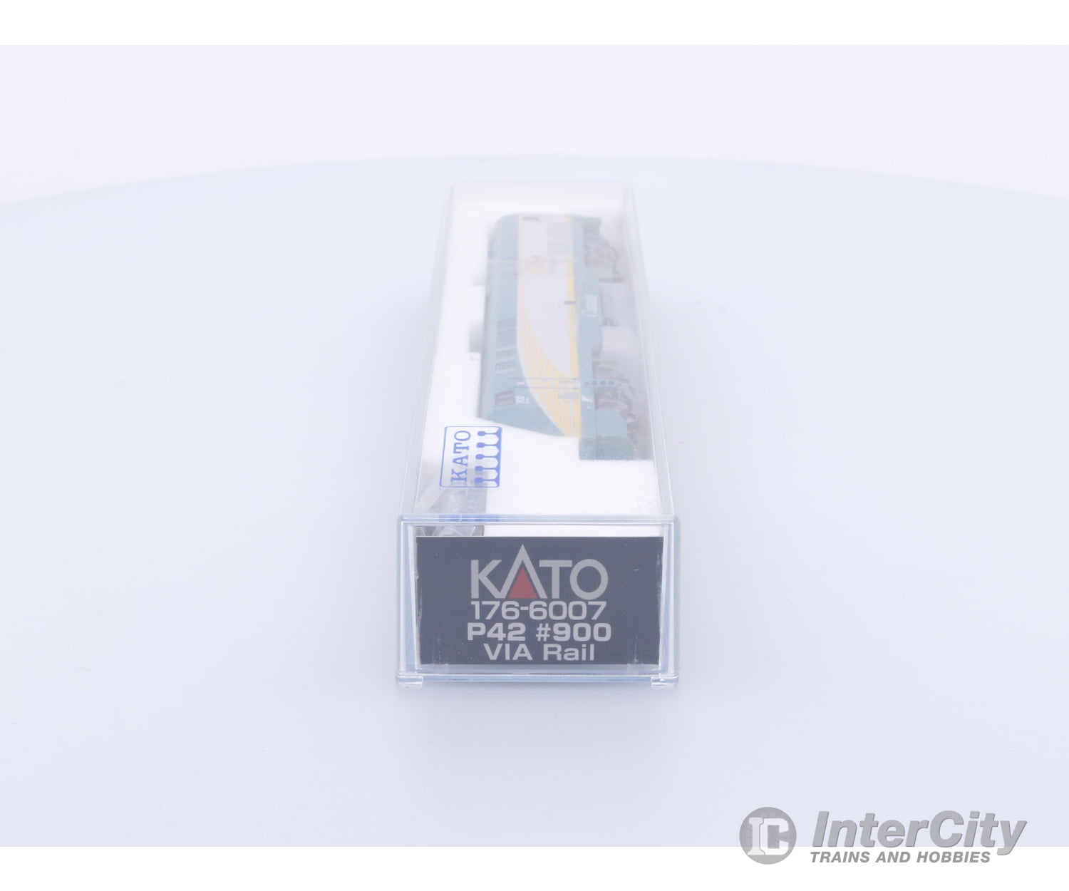 Kato 176-6007 N P42 Diesel Locomotive Via Rail (VIA) 900 Analog DC Locomotives