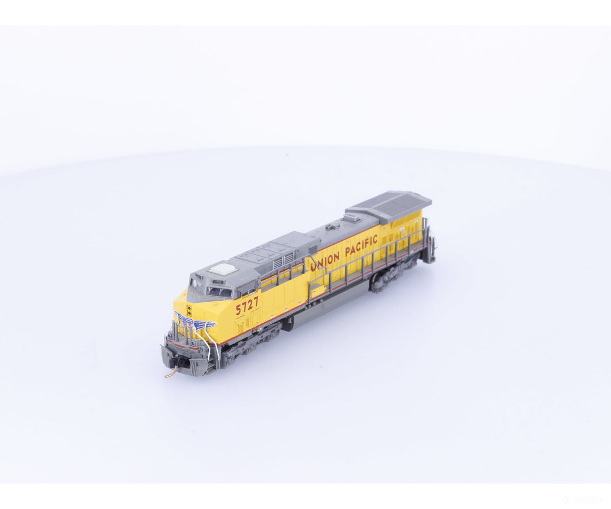 Kato 176-7005 N AC4400CW Diesel Locomotive Union Pacific (UP) 5727 Analog DC - Locomotives