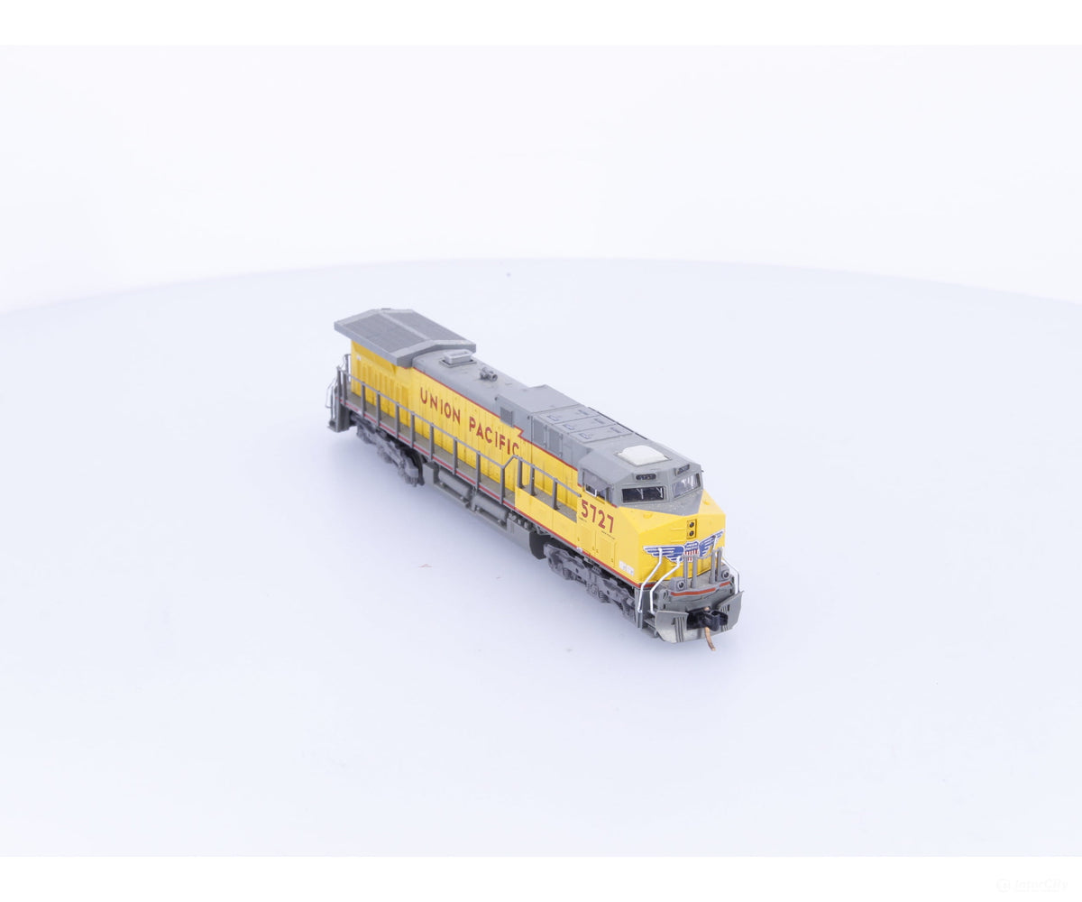 Kato 176-7005 N AC4400CW Diesel Locomotive Union Pacific (UP) 5727 Analog DC - Locomotives