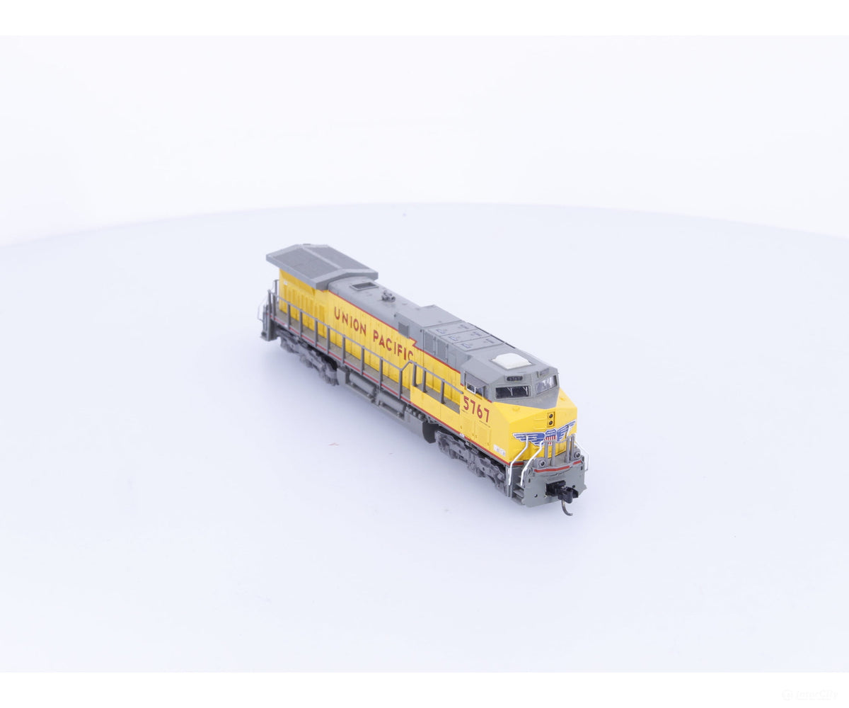 Kato 176-7006 N AC4400CW Diesel Locomotive Union Pacific (UP) 5767 DCC - Locomotives