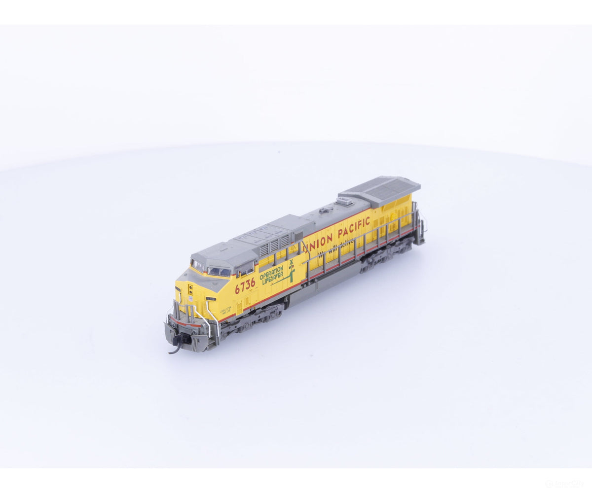 Kato 176-7034 N AC4400CW Diesel Locomotive Operation Lifesaver Union Pacific (UP) 6736 Analog DC - Locomotives