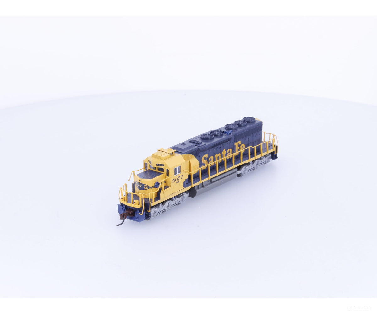 Kato 176-8208 N SD40-2 Mid Diesel Locomotive Atchison Topeka and Santa Fe (ATSF) 5077 Analog DC (#1) - Locomotives
