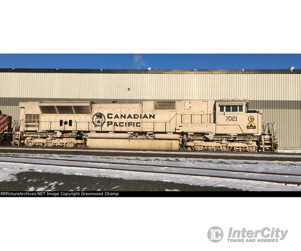 Kato 176-8542 N Canadian Pacific SD70ACu #7021 Desert Tan Military Series Locomotives