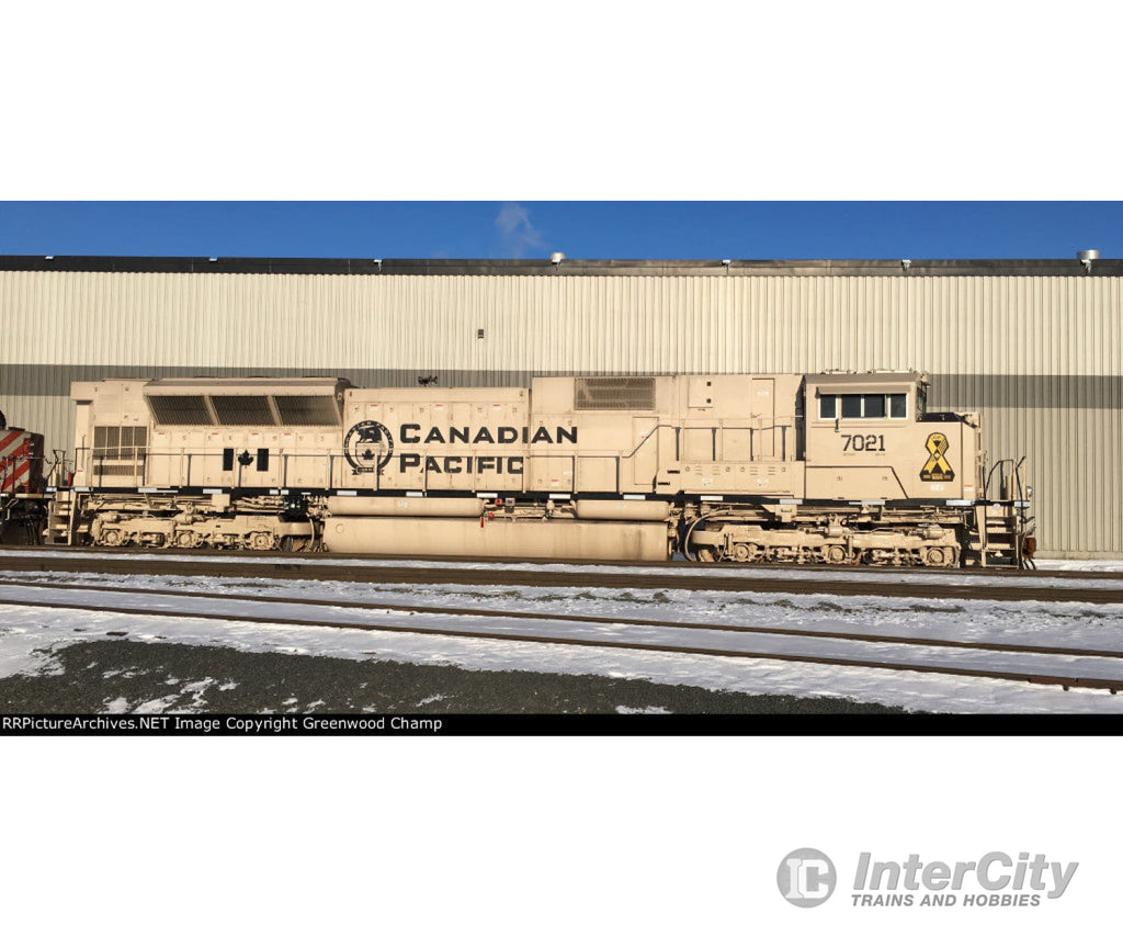 Kato 176-8542DCC N Canadian Pacific SD70ACu #7021 Desert Tan Military Series - DCC Locomotives