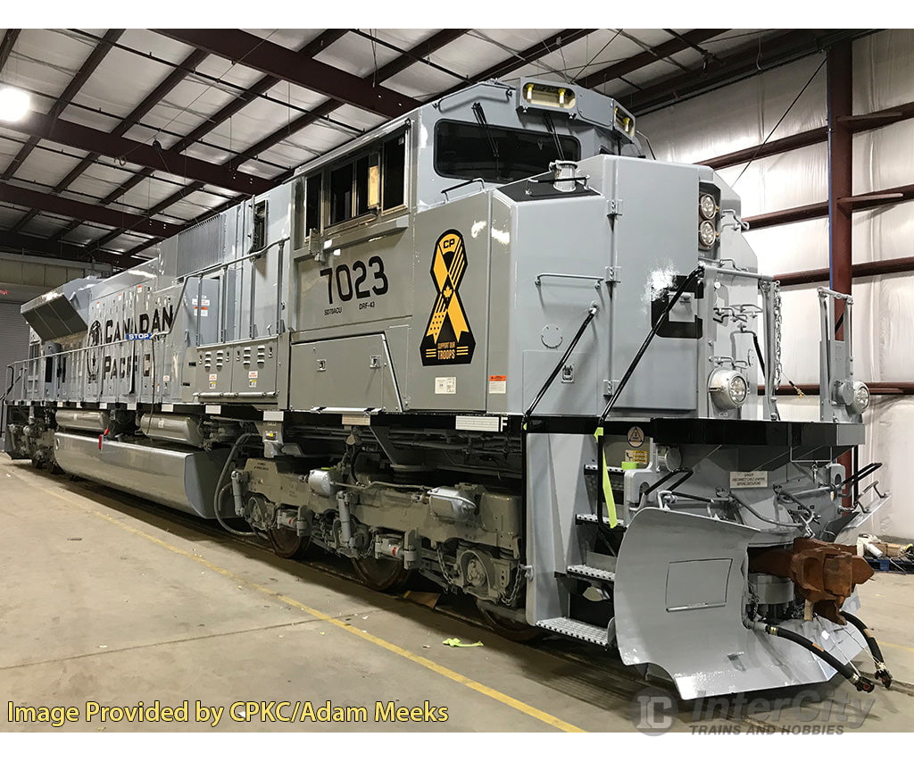 Kato 176-8544 N Canadian Pacific SD70ACu #7022 Air Force 2-Tone Grey Military Series Locomotives