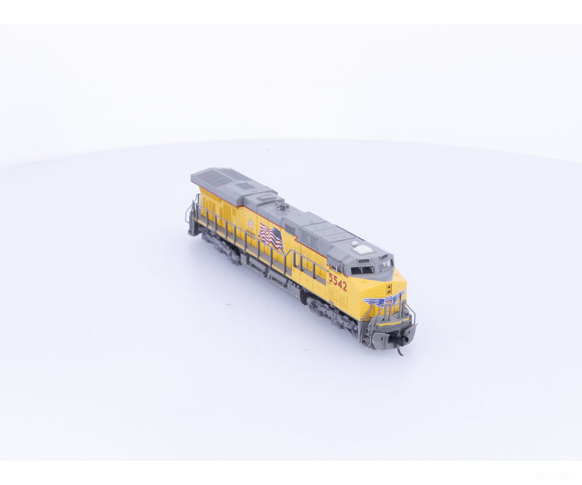 Kato 176-8902 N ES44AC Diesel Locomotive Union Pacific (UP) 5542 Analog DC - Locomotives