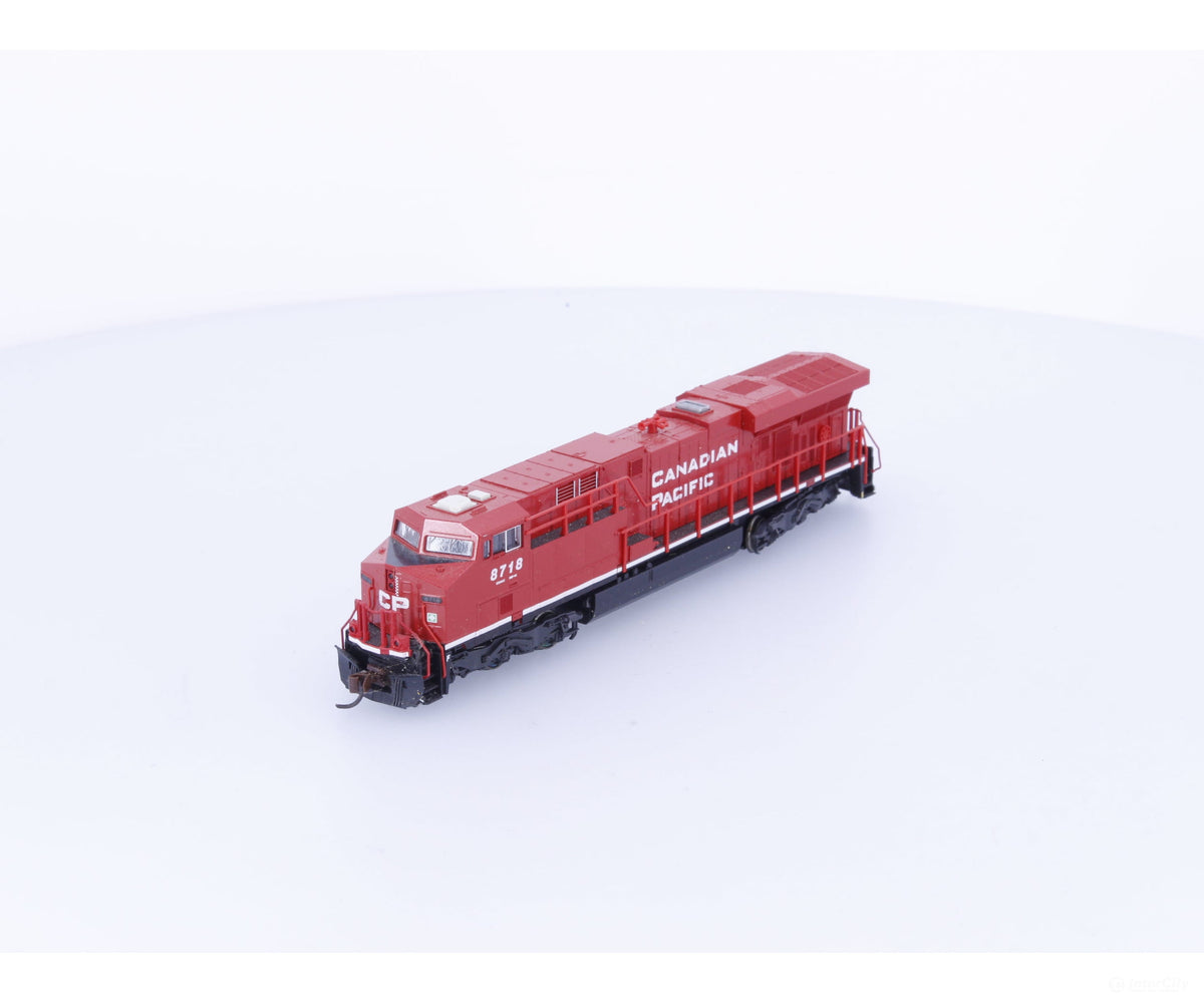 Kato 176-8904 N ES44AC Diesel Locomotive Canadian Pacific (CP) 8718 Analog DC - Locomotives