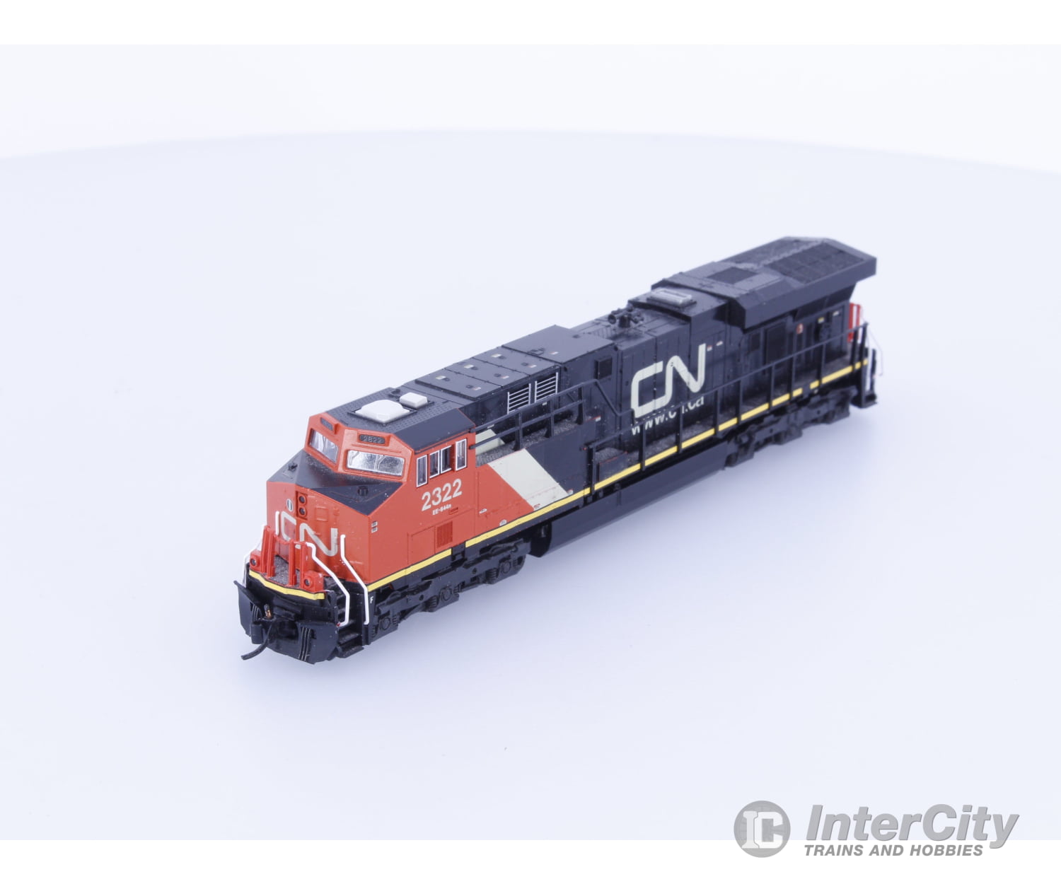 Kato 176-8918 N ES44AC Diesel Locomotive Canadian National (CN) 2322 Analog DC Locomotives