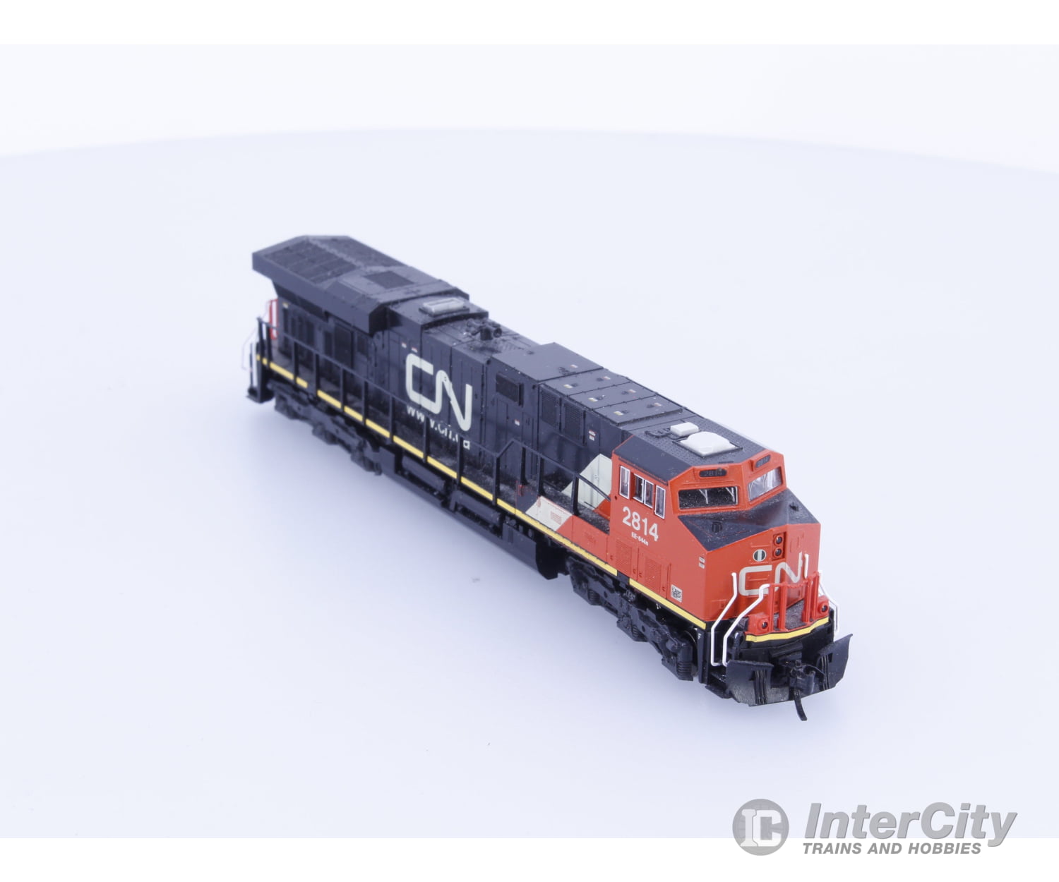 Kato 176-8918 N ES44AC Diesel Locomotive Canadian National (CN) 2814 Analog DC Locomotives