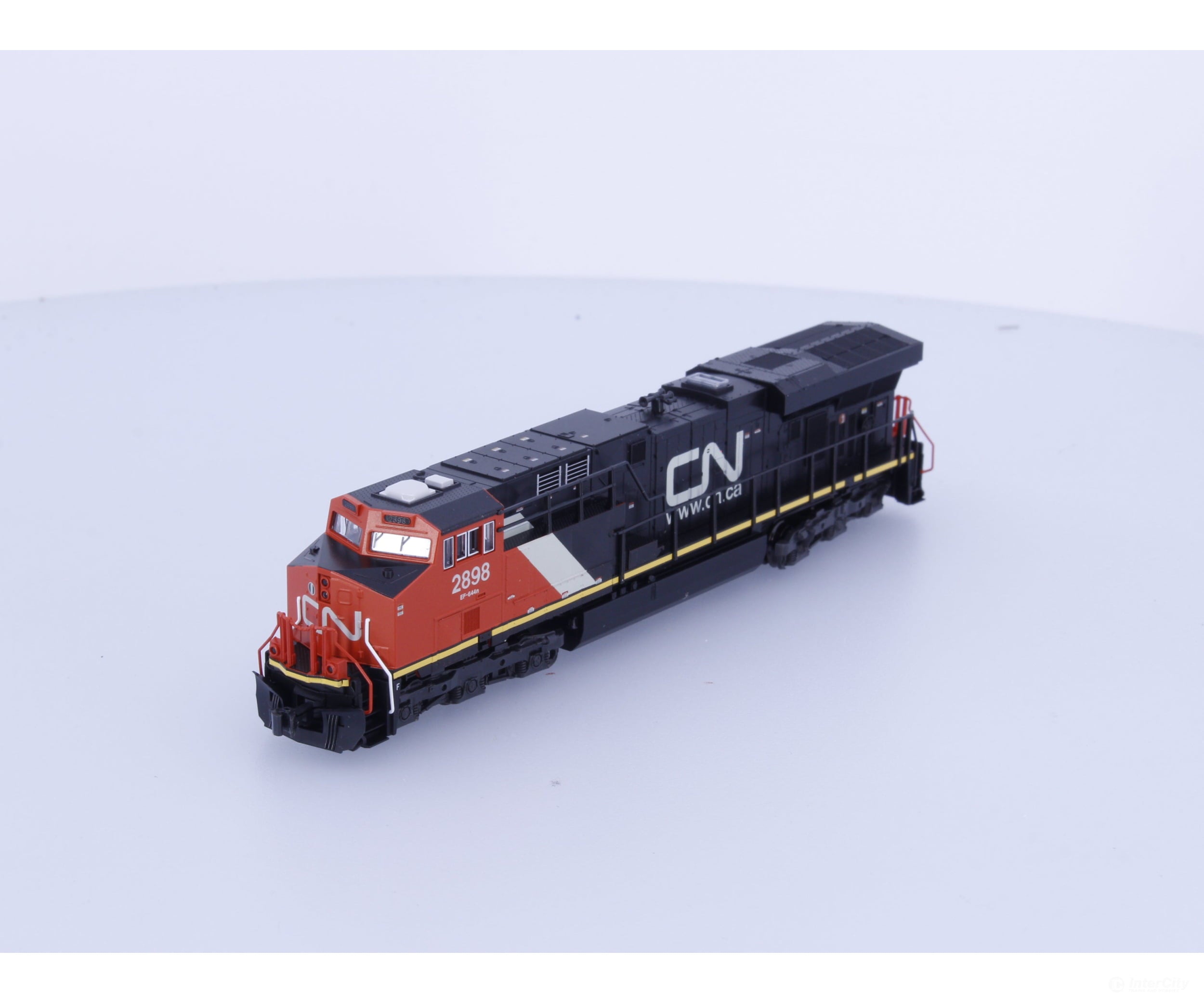 Kato 176-8938-LS N ES44AC Diesel Locomotive ESU Sound Canadian National (CN) 2898 DCC & Sound Locomotives