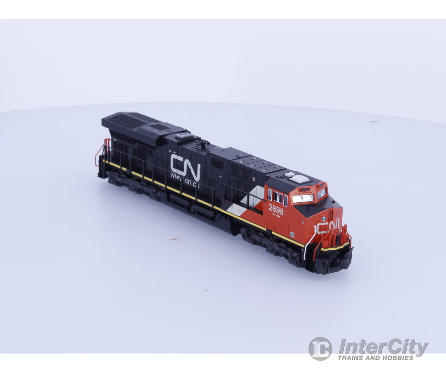 Kato 176-8938-LS N ES44AC Diesel Locomotive ESU Sound Canadian National (CN) 2898 DCC & Sound Locomotives